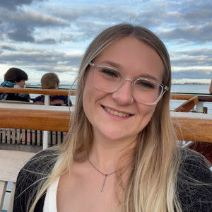 Meet your Posher, Hannah